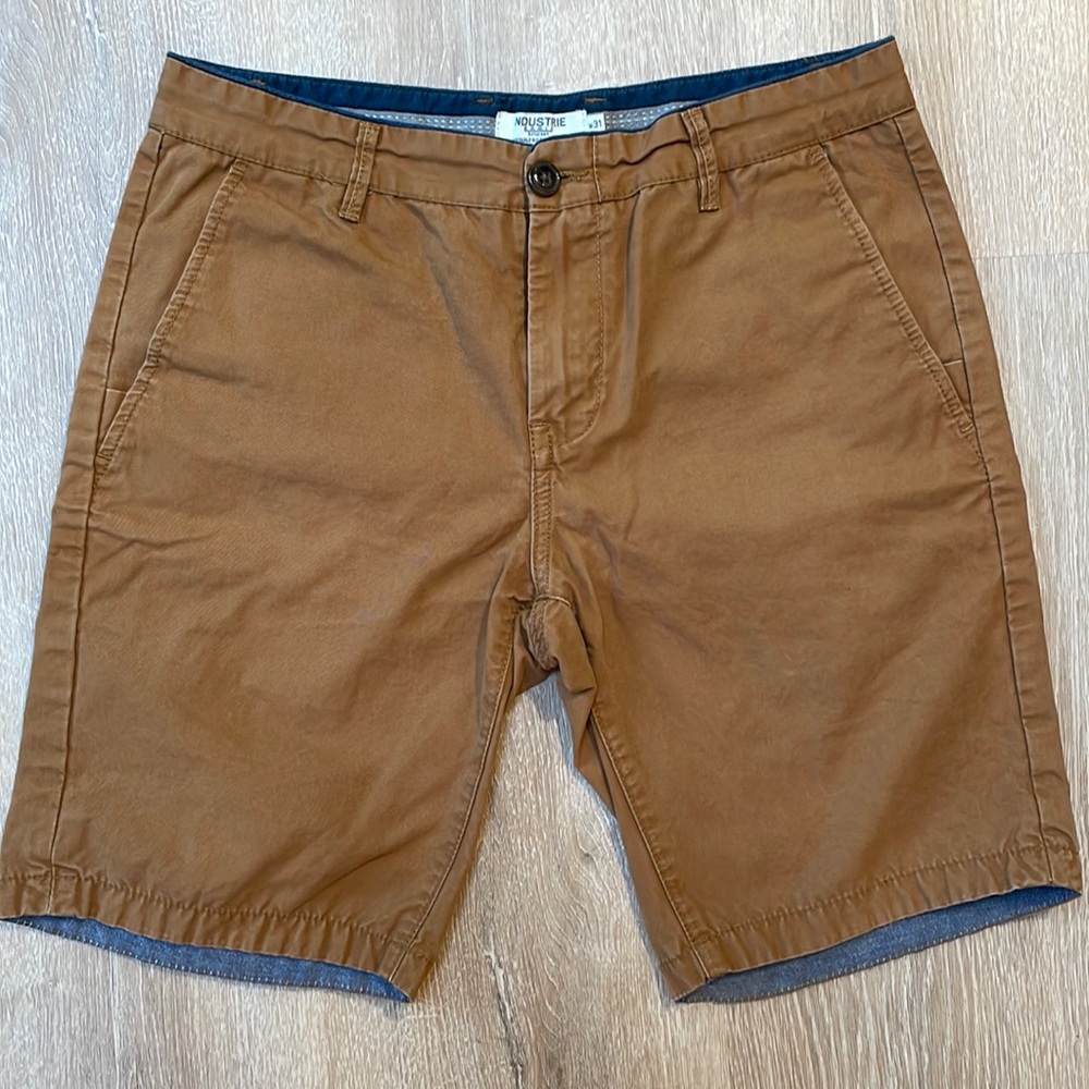 Industrie flat front khaki shorts - size 31